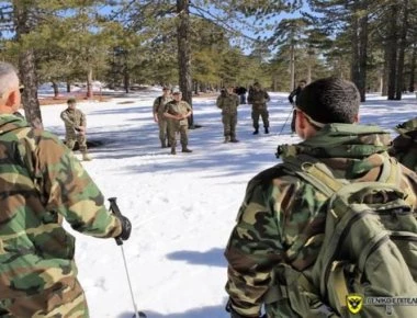 Καταδρομείς της ΕΦ εκπαιδεύτηκαν στα χιόνια (φωτό)